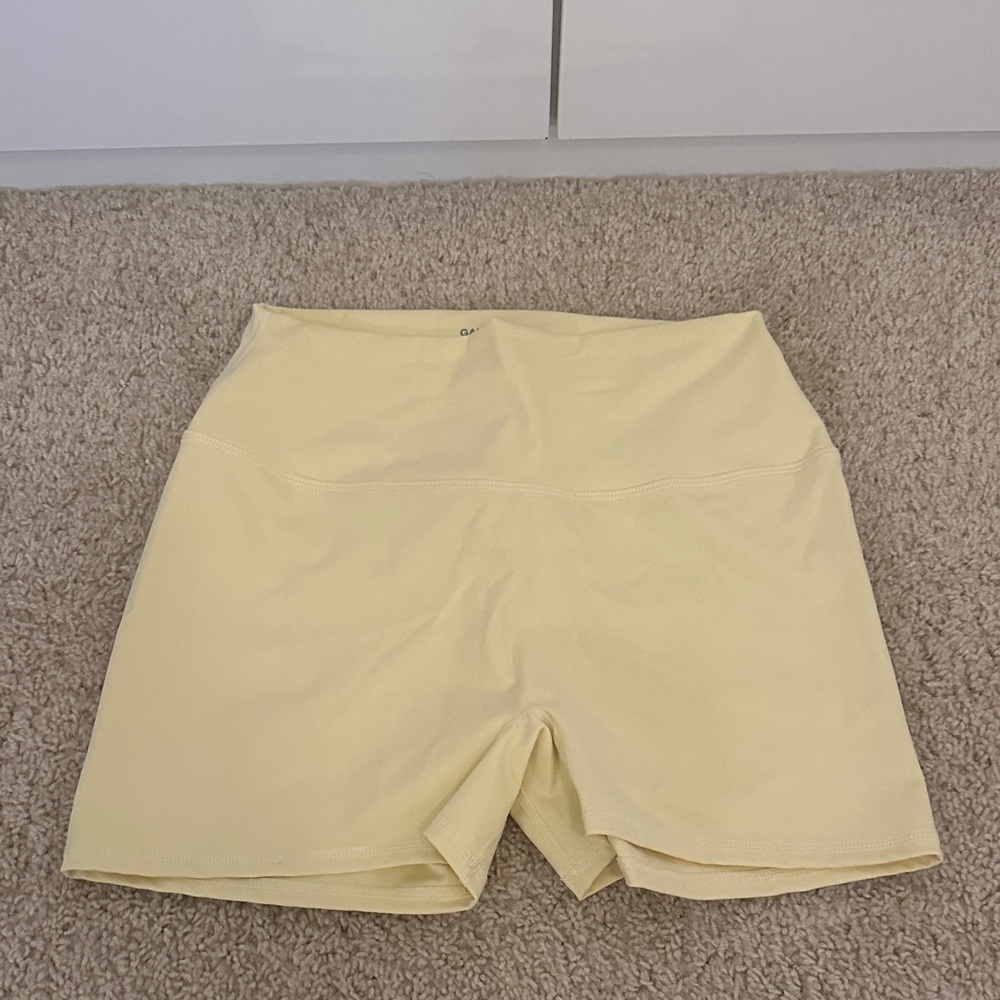 Garage yellow Women's Shorts